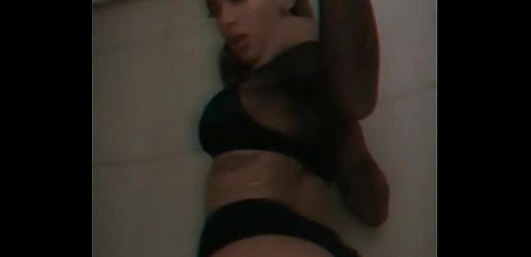  Anitta rebolando gostoso